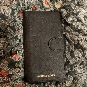 Michael Kors phone case fits iPhone 6/6s